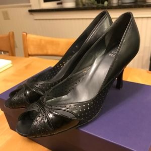 Stuart Weitzman Black Leather Peep Toe Heels Sz 8